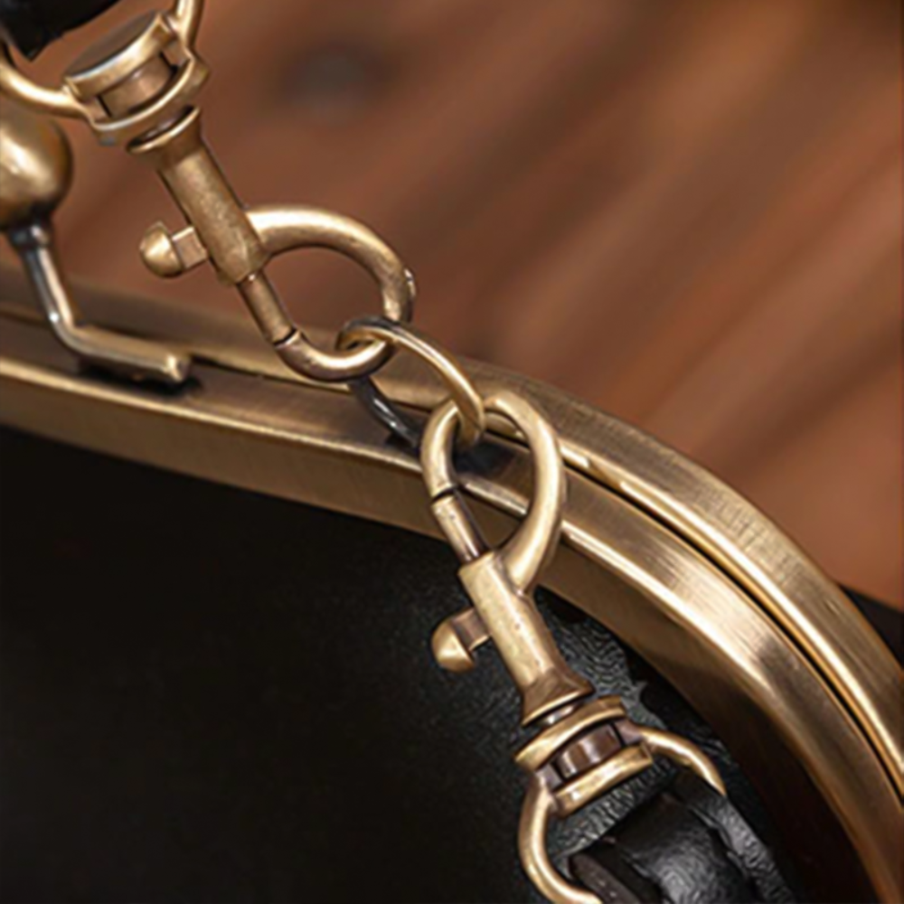 Kiss-Lock Bag - Grace’s Retro Chic Essential