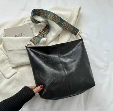 Chelsey’s Charm | Shoulder Bag